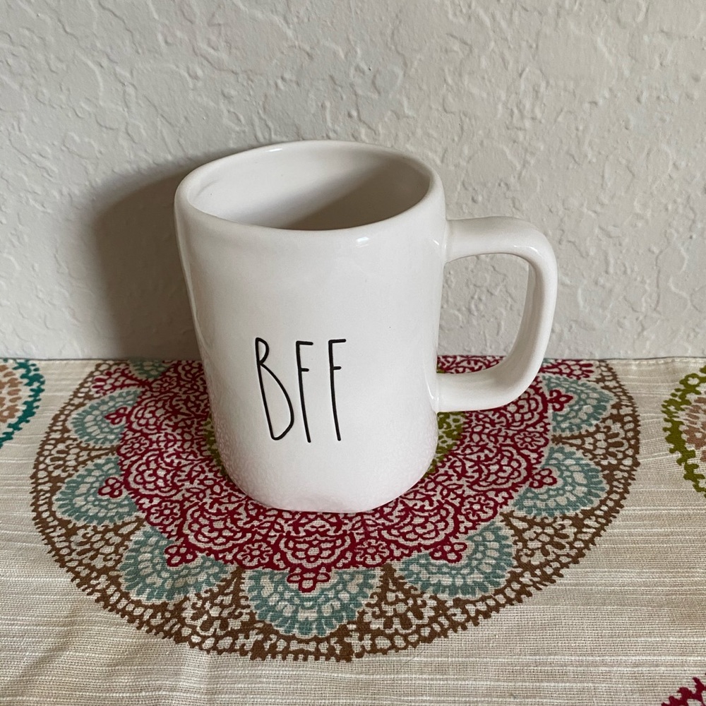 Rae DUnn mug says BFF, NWOT